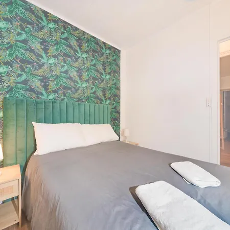 For 6 Persons In Apartment Paris