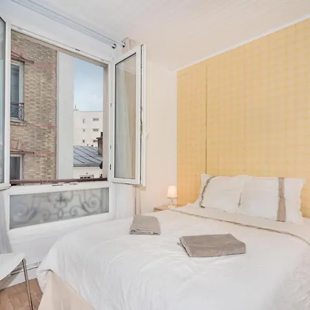 For 6 Persons In Apartment Paris