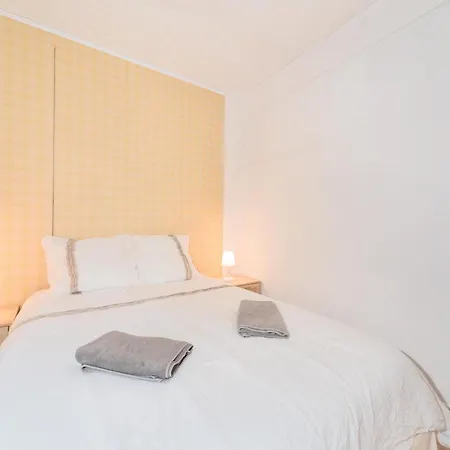 Apartment For 6 Persons In Paris
