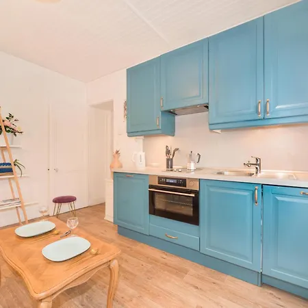 For 6 Persons In Apartment Paris